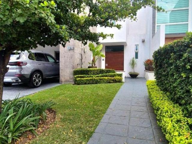 OPORTUNIDAD, CASA EN VENTA EN LOS OLIVOS RESIDENCIAL