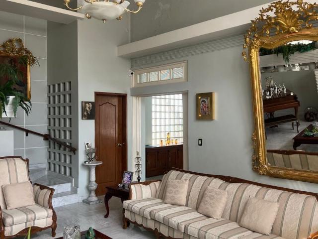 OPORTUNIDAD CASA EN YACATAS, NARVARTE