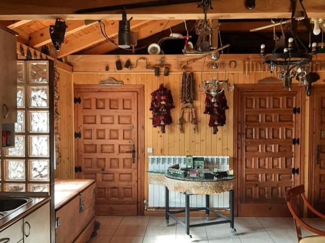 OPORTUNIDAD CASA RÚSTICA EN PASCUALES SEGOVIA