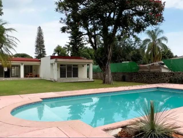 ¡OPORTUNIDAD Casa se Vende como Terreno  Col. Delicias!
