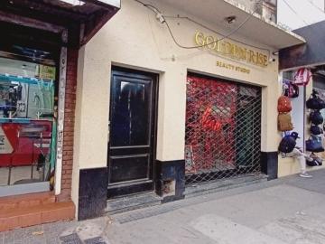 OPORTUNIDAD CENTRICA! CASA DE 4 AMBIENTES! USO COMERCIAL