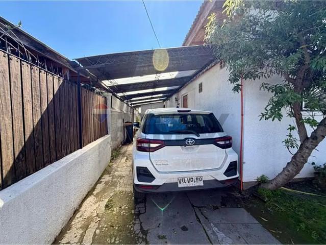 ¡Oportunidad comercial céntrica en peñaflor! 4 dormitorios por 6956.00 en Peñaflor