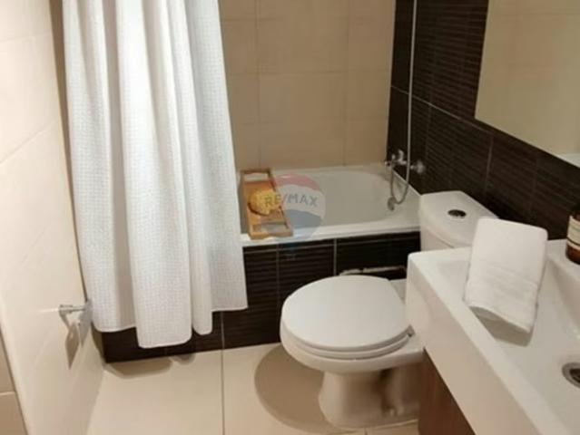 Oportunidad con estacionamiento! 1d/1b/vista/metro | 1 dormitorios por 2100.00 en Santiago