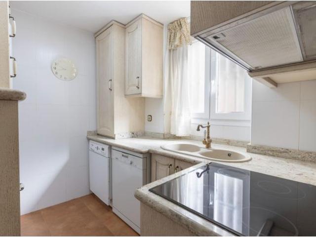 OPORTUNIDAD DE VENTA DE PISO EN ZONA ANCHA DE CAPUCHINOS