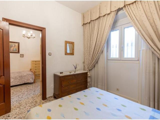 OPORTUNIDAD DE VENTA DE PISO EN ZONA ANCHA DE CAPUCHINOS