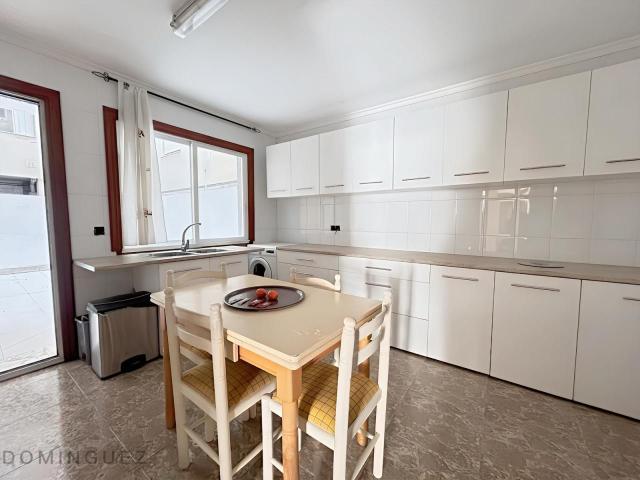 GRAN OPORTUNIDAD EN TRAVESÍA DE VIGO: 180 M² DE POTENCIAL ILIMITADO