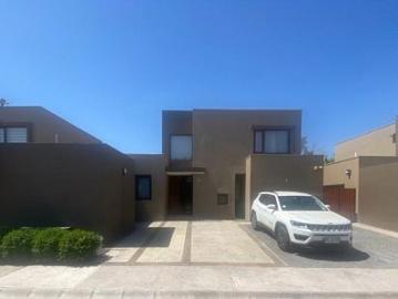 OPORTUNIDAD DE ARRIENDO SANTA ELENA CHICUREO