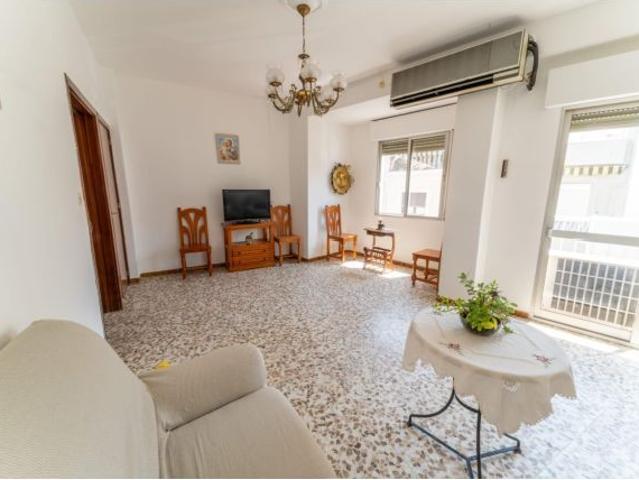 OPORTUNIDAD DE CASA EN AVDA DEL PANTANO!