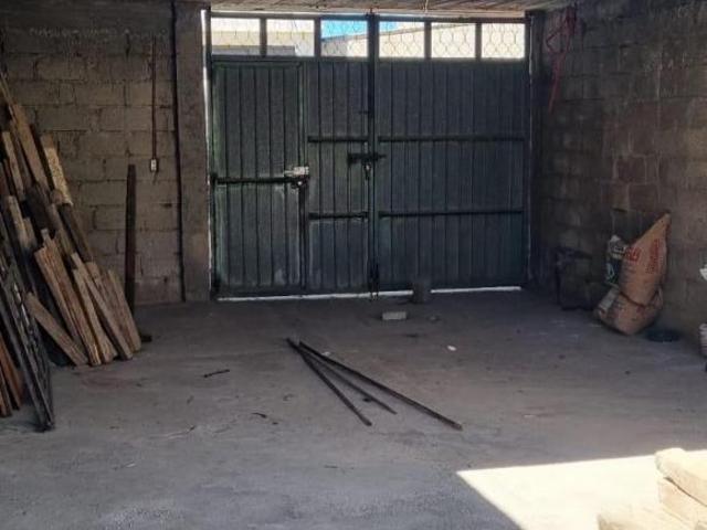 ¡OPORTUNIDAD DE INVERSIÓN! CASA CON AMPLIO TERRENO EN PRIVADA – LOMA FLORIDA 2DA