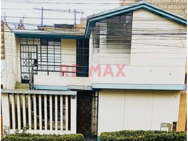 Oportunidad De Inversión – Casa De 160 M² De Terreno En Los Olivos Parámetros Para 5 Pisos