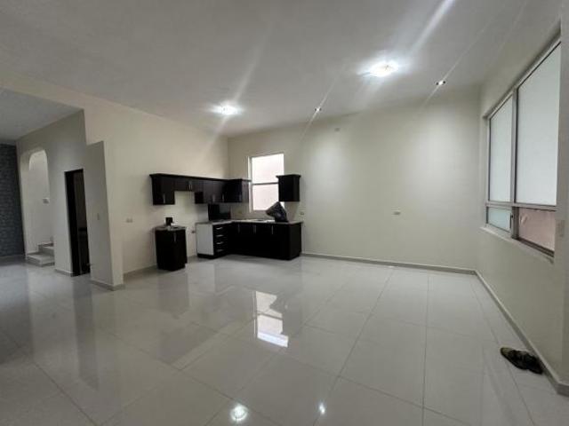 Oportunidad de inversión. Casa en venta en Fracc Los Reales pordebajo de avaluo