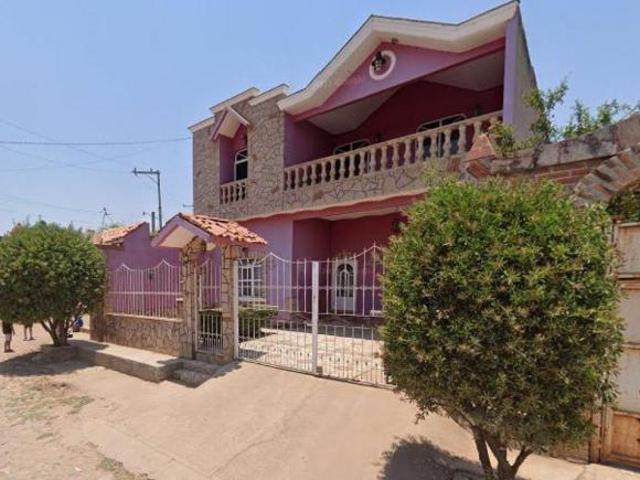 OPORTUNIDAD DE INVERSIÓN | Amplia Casa en El Arenal 200 m²