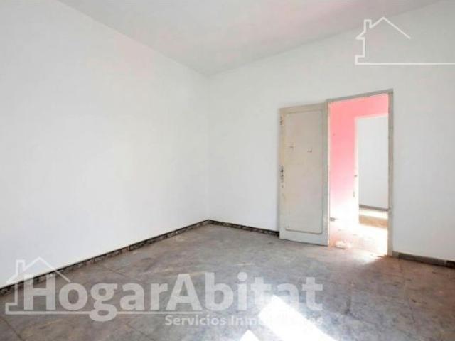 ¡OPORTUNIDAD DE INVERSIÓN! AMPLIA CASA PARA REFORMAR A TU GUSTO