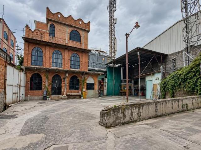 OPORTUNIDAD DE INVERSIÓN | GRAN TERRENO CON CONSTRUCCIÓN CERCA DE SANTA FE | 876 M2 | JH