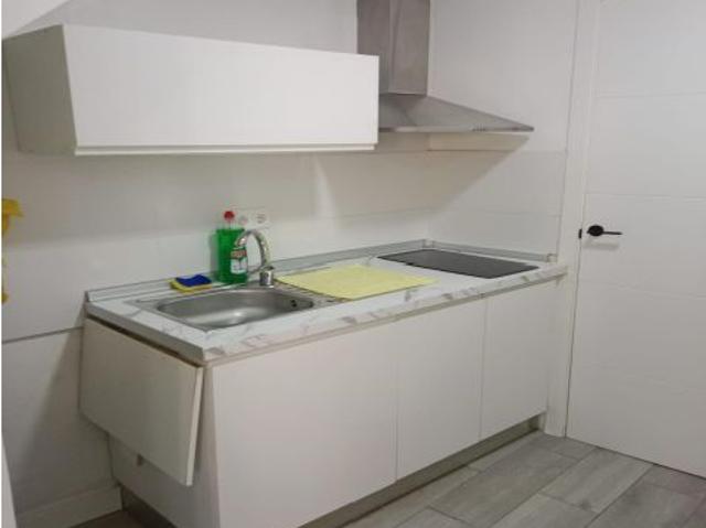 Oportunidad de Inversión en Elche: Chalet Dividido con Rentabilidad Asegurada ?