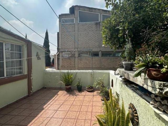 Oportunidad de inversión Iztacalco CDMX, Casa con uso mixto para negocio o desarrollo habitacional