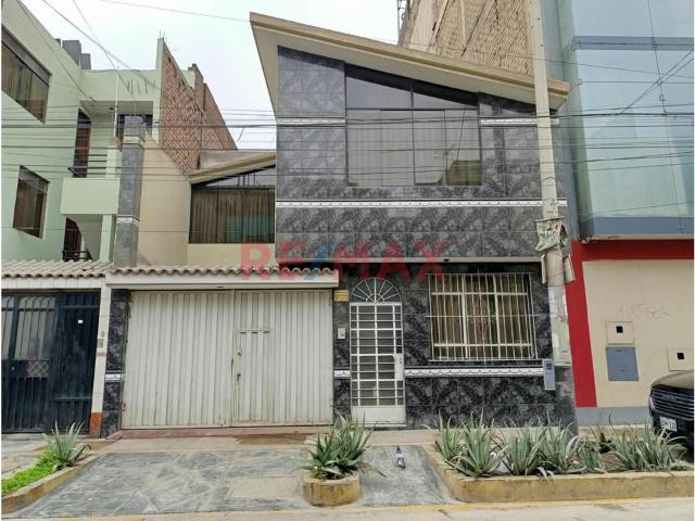 ¡Oportunidad De Inversión! Propiedad De 4 Niveles Con Gran Potencial Comercial En Lima Norte