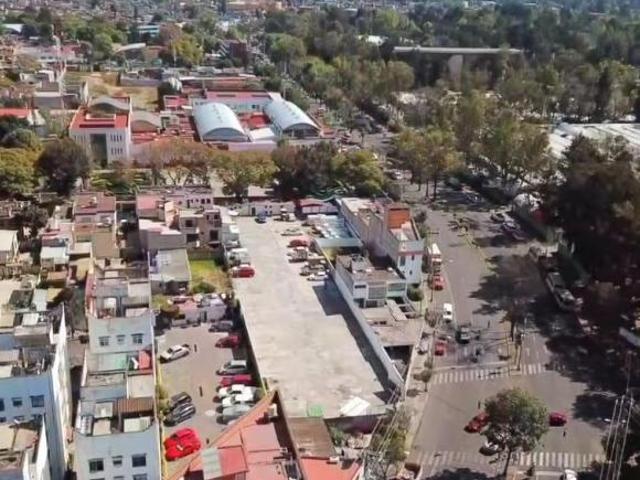 ¡Oportunidad de Inversión! Terreno en Venta sobre División del Norte