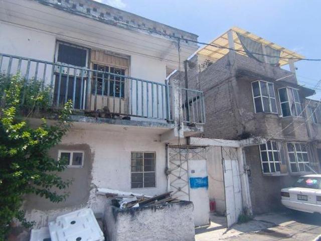 Oportunidad de inversión, venta de propiedad con amplio terreno en Ixtlahuacán, Iztapalapa, CDMX