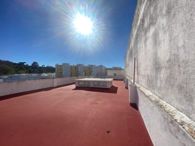 Oportunidad de Inversión y Vivienda en Ubicación Estratégica en Alcalá de los Gazules