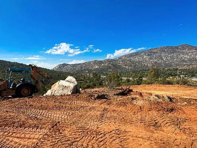 TERRENO EN VENTA JUSTO ENTRANDO A TECATE DE 3,400 MTS CON POZO DE AGUA, DE OPORTUNIDAD!
