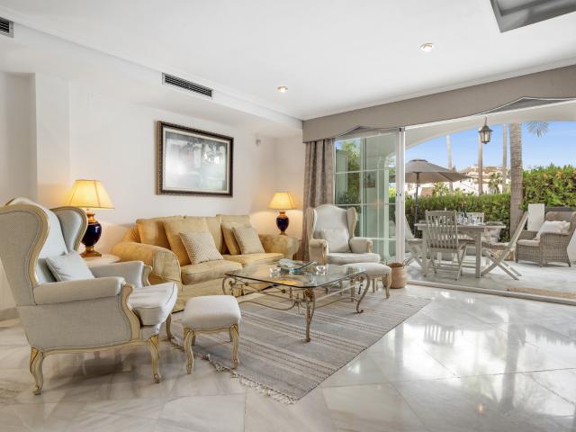 Oportunidad de renovación a poca distancia a pie de Puente Romano y la playa Marbella Golden Mile