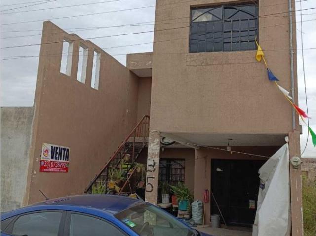 Oportunidad en Tonalá: Casa de 4 Recámaras con Uso Residencial