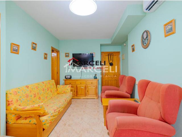 OPORTUNIDAD EN TORREVIEJA – VIVIENDA CON TERRAZA, PATIO PRIVATIVO Y PISCINA A POCOS MINUTOS DE LA PLAYA DEL CURA