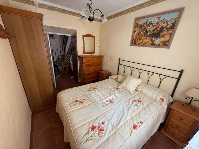 Oportunidad en Almargen Málaga: Casa de pueblo con patio y terraza