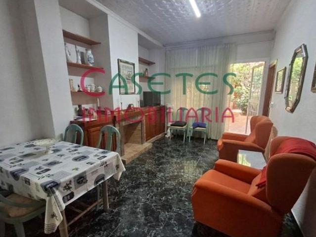 ¡OPORTUNIDAD EN ALGEMESSI! ¡CASA DE PUEBLO!