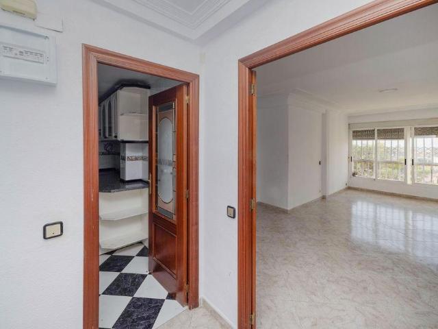 Oportunidad en Alicante – Piso de 2 dormitorios en primera planta con ascensor