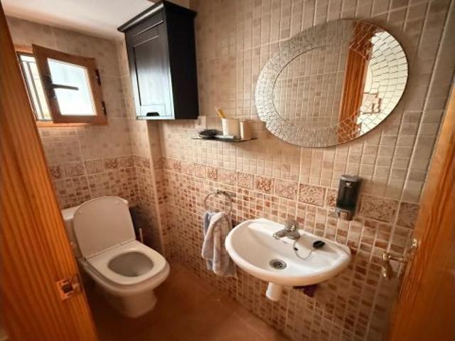 ? ¡Oportunidad en calle peatonal! Casa de pueblo reformada y lista para entrar a vivir