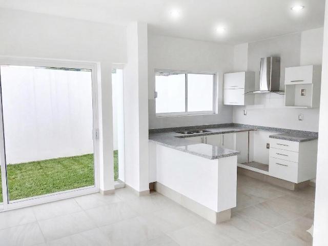 Oportunidad en El Encino Golf: 3 Rec?maras y 4 Ba?os