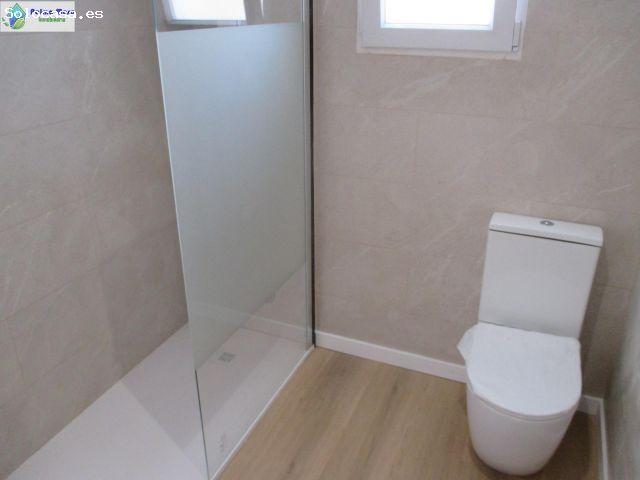 ¡Oportunidad en Huétor Vega Local como Piso Loft!