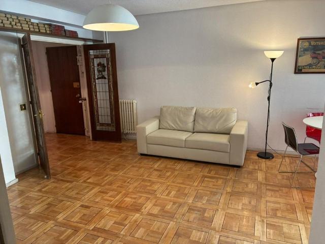 ¡Oportunidad en Ibiza! Piso con terraza para reformar junto al Retiro