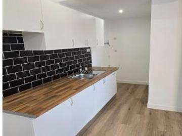 ¡Oportunidad en La Isleta! Piso reformado de 2 dormitorios listo para entrar a vivir!