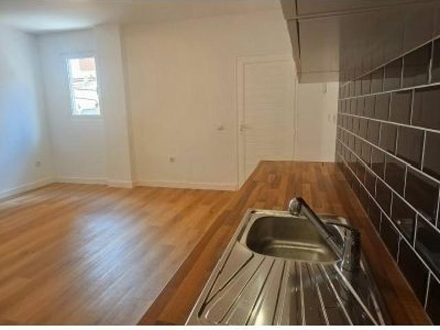 ¡Oportunidad en La Isleta! Piso reformado de 2 dormitorios listo para entrar a vivir!