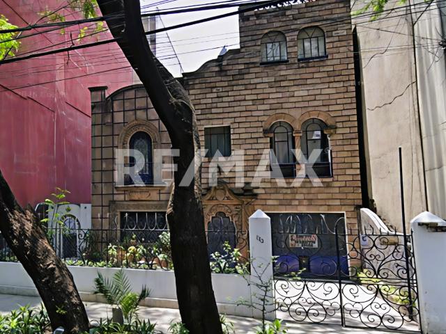 Oportunidad en Polanco: Casa en Venta para remodelar o invertir entre Ejército Nacional y Homero