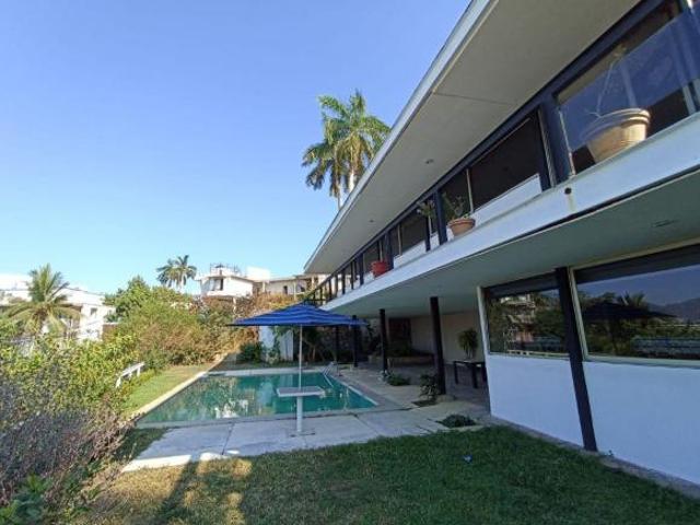 OPORTUNIDAD EXCLENTE CASA EN FRACCIONAMIENTO LAS PLAYAS ACAPULO