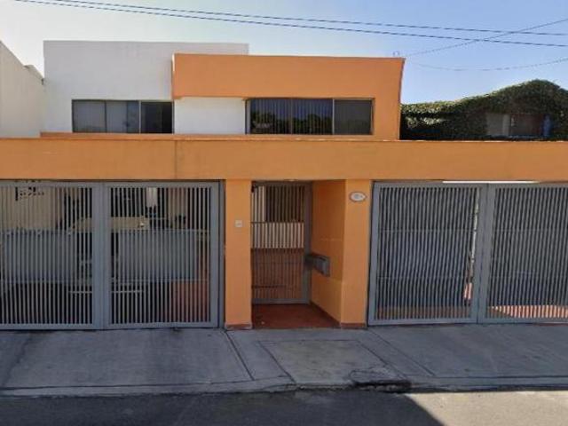 VENTA DE CASA EN JARDINES DE LA HACIENDA QUERETARO