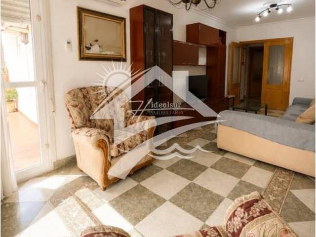 OPORTUNIDAD INCREÍBLE EN LA MEJOR ZONA DE HUERCAL DE ALMERIA