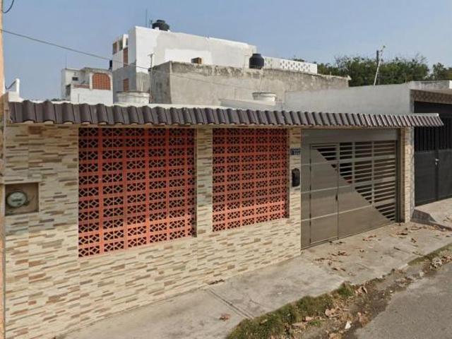 OPORTUNIDAD INVERSION TOTAL 500,000 CASA EN LAS BRISAS VERACRUZ