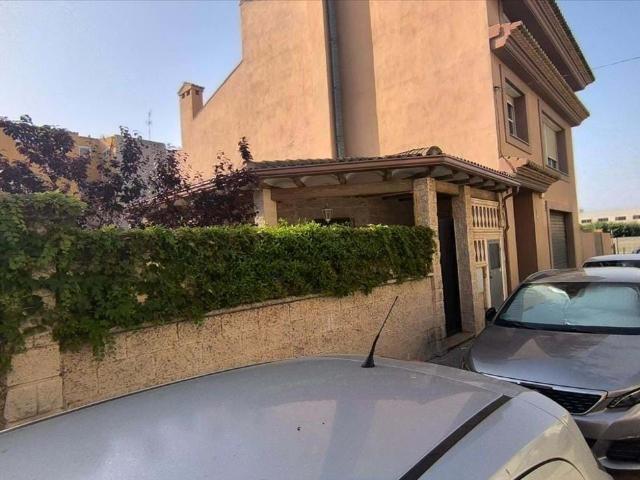 OPORTUNIDAD INVERSORES: Villa de Lujo en Beniparell Sin Posesión