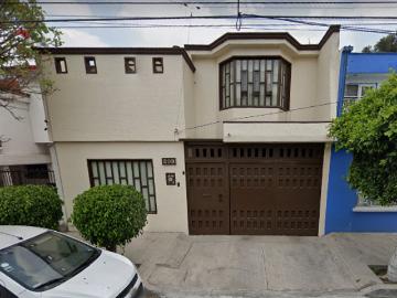 Oportunidad irrepetible: Adquiere esta propiedad con alta plusvalía a precio especial
