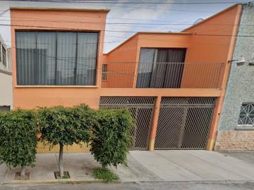 Oportunidad irrepetible: Adquiere esta propiedad con alta plusvalía a precio especial