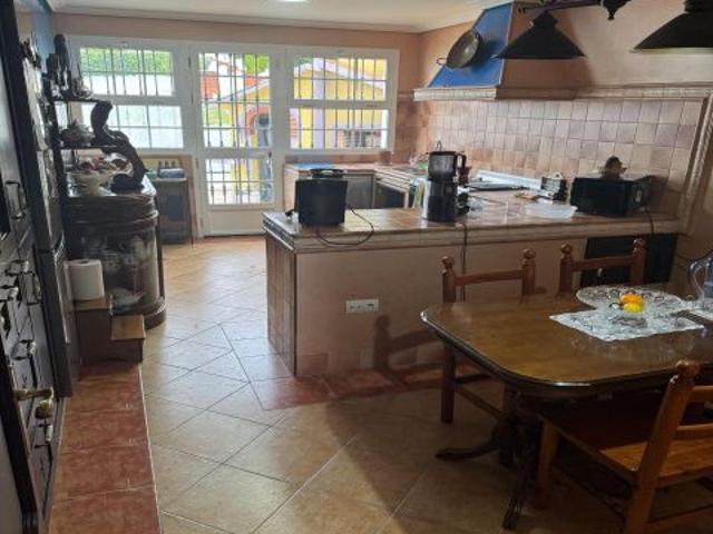 ¡OPORTUNIDAD MAGNÍFICA CASA EN MORÓN DE LA FRONTERA!