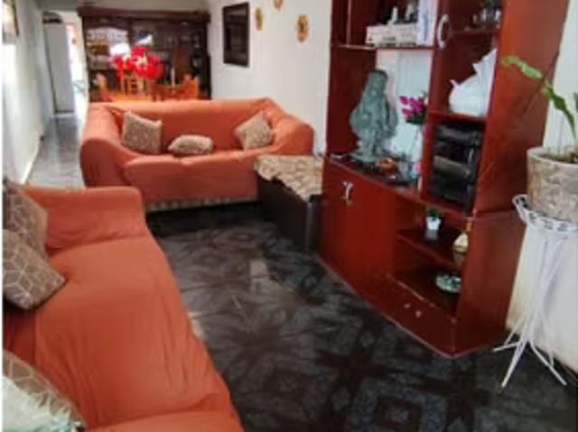 Oportunidad / Metro El Parrón/ 4d+1b+5e/ 1 Casa + Depto | 5 dormitorios por 4390.00 en La Cisterna
