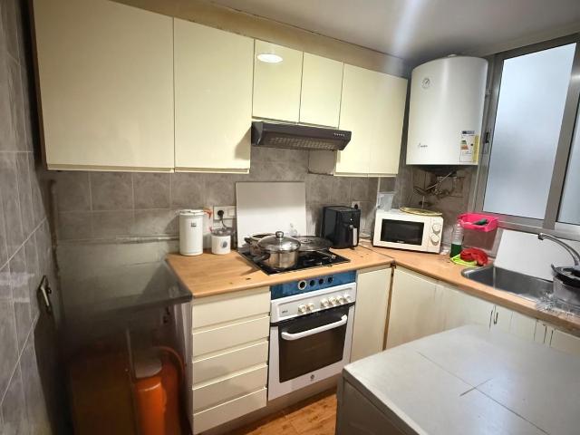 Oportunidad para inversor · Piso alquilado junto al Campo del Levante, Valencia Barrio de Orriols Excelente oportunidad de inversión en calle Daroca