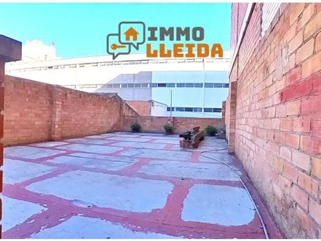 OPORTUNIDAD Piso en Balaguer con jardín y almacén