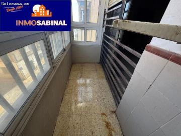 OPORTUNIDAD PISO EN BARRIO CONSOLIDADO DE ALMERIA 3 DORMITORIOS, CERCANO A TODOS LOS SERVICIOS